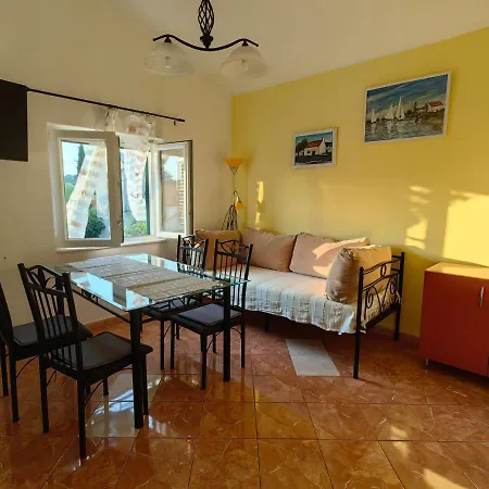 Apartment Lucija Murter