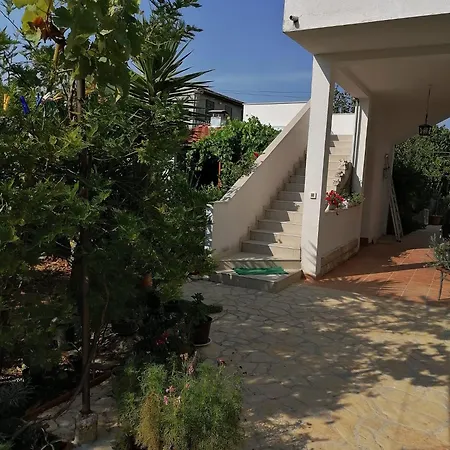 Lucija Apartment
